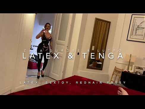 ❤️ Dada wa kambo mwenye kichwa chekundu akiwa amevalia vazi la latex alilobanwa na kaka wa kambo ️❌ ❌